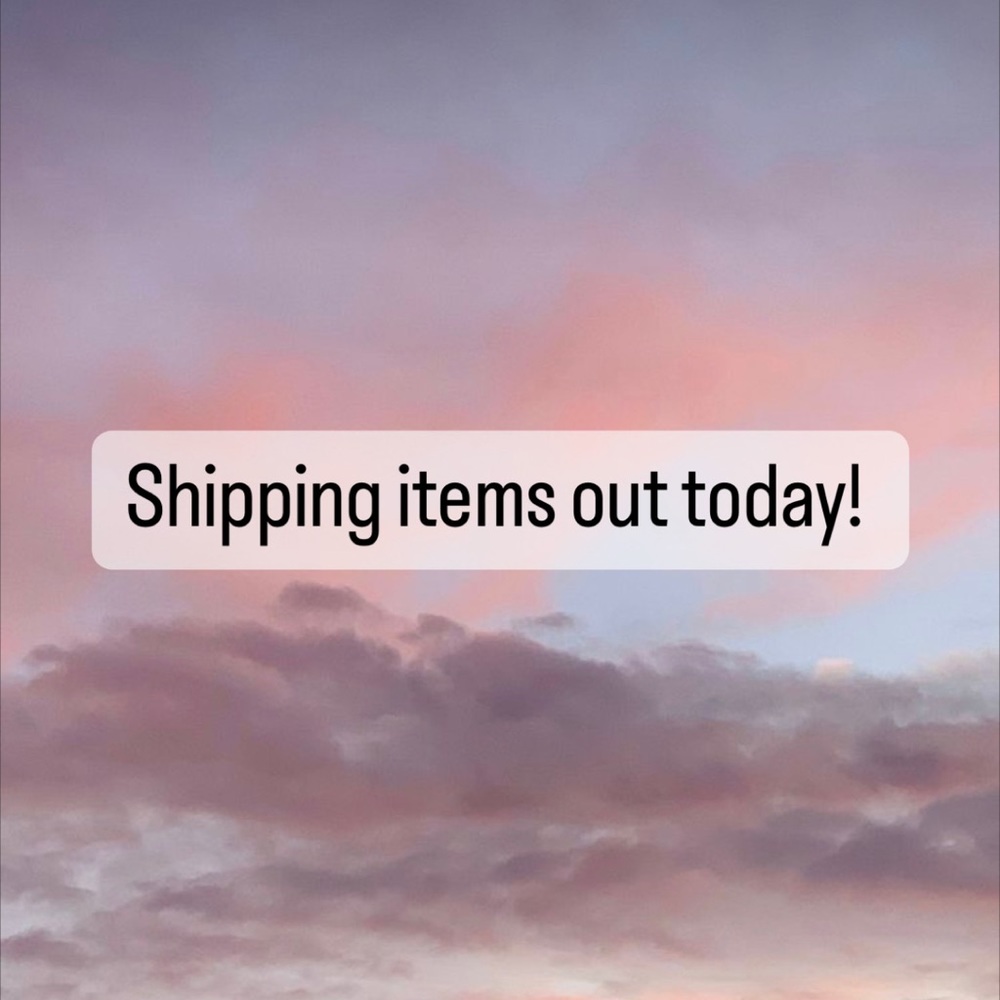 Bundle & save! Send offers- accepting most offers! ☁️🫶🏼